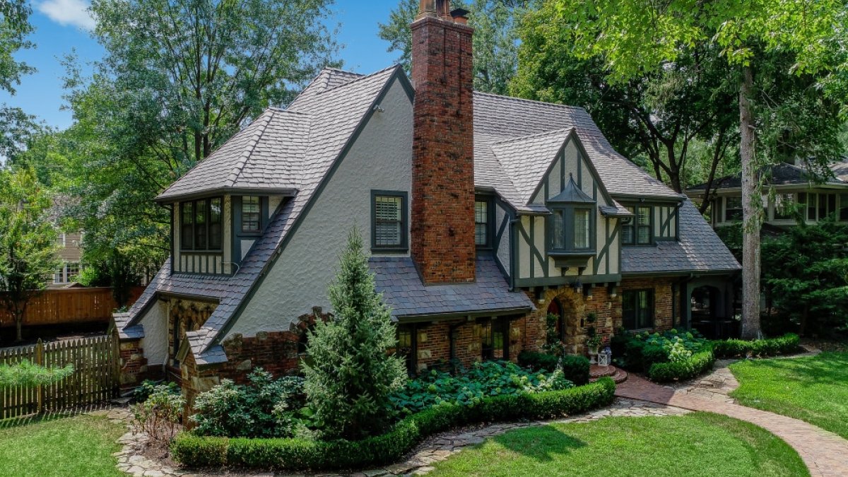 Multi-width DaVinci composite roof tiles